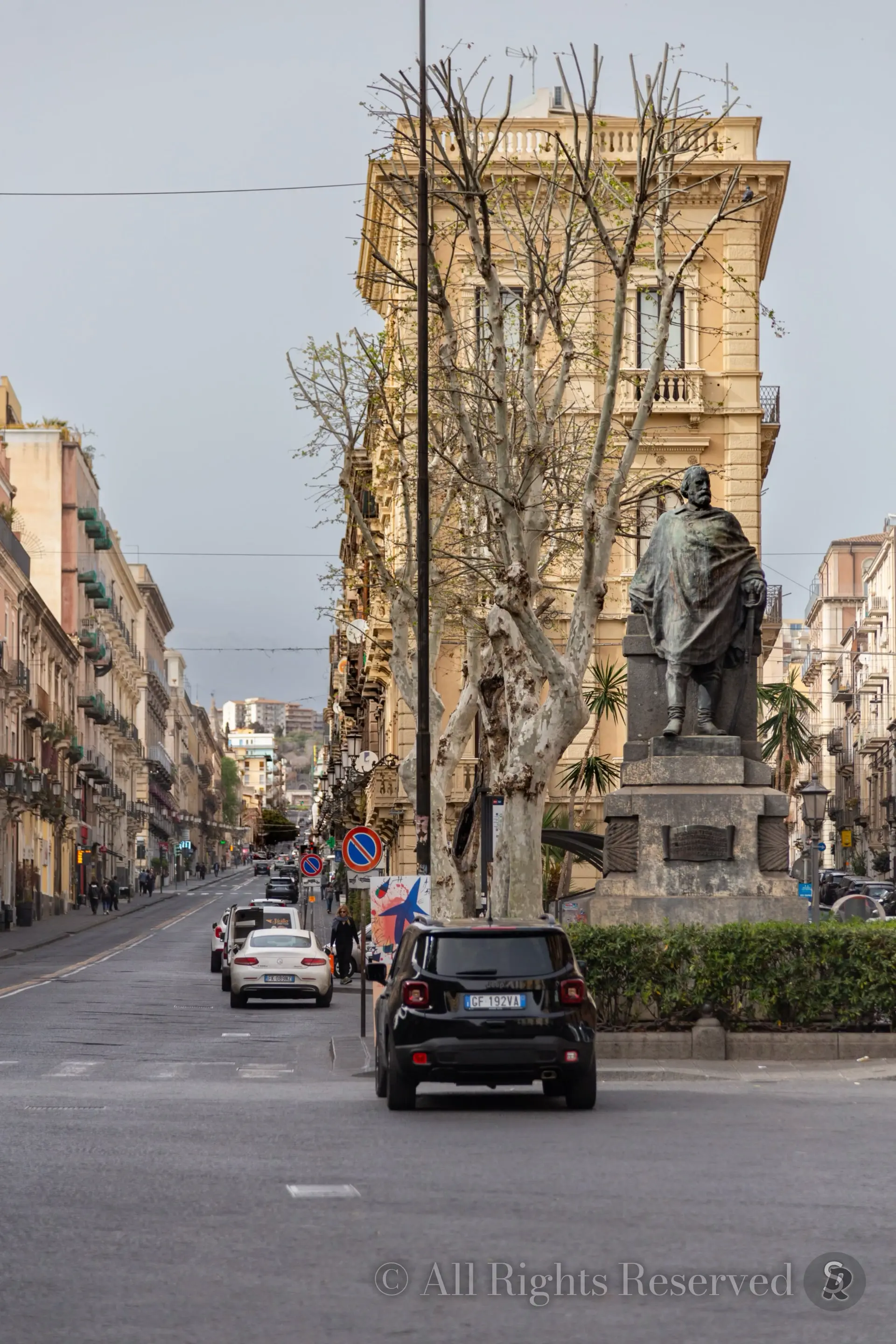 Sicilia, Statua di Garibaldi tra via Caronda e via Etnea a Catania 