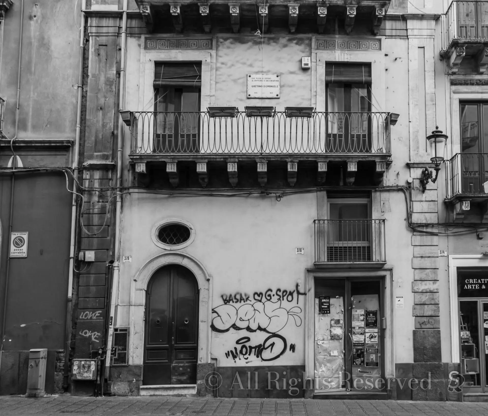 Sicilia, via Etnea a Catania. Abitazione storica di Gaetano D'Emanuele, pittore e decoratore